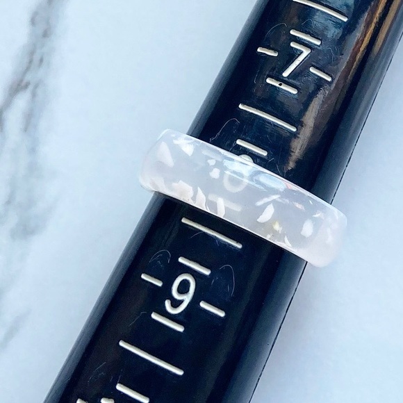 Milky White Speckled Resin Ring NWOT - Picture 3 of 3